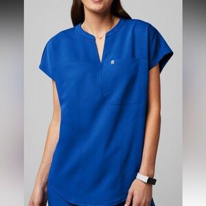 Fabletics Evolve Oversized Scrub Top - Medical Scrubs - Excellent condition - M